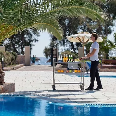 Santo Miramare Hotel Perissa (Santorini)